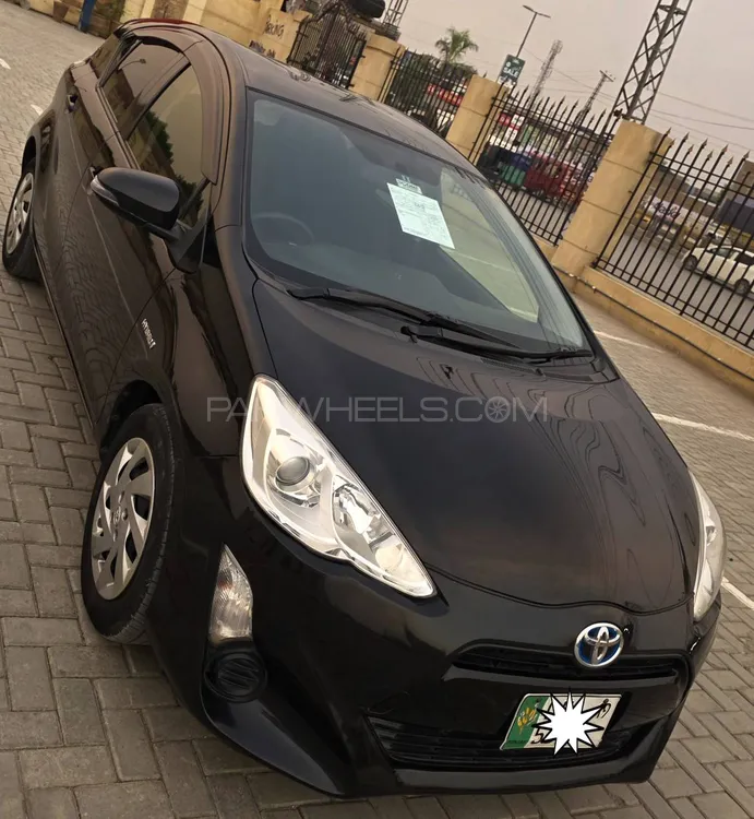 Toyota Aqua 2015 for Sale in Peshawar Image-1