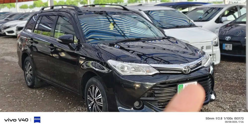 Toyota Corolla Fielder 2015 for Sale in Islamabad Image-1