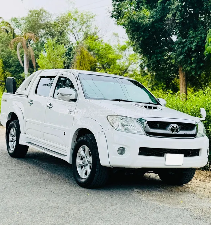Toyota Hilux 2011 for Sale in Bahawalpur Image-1