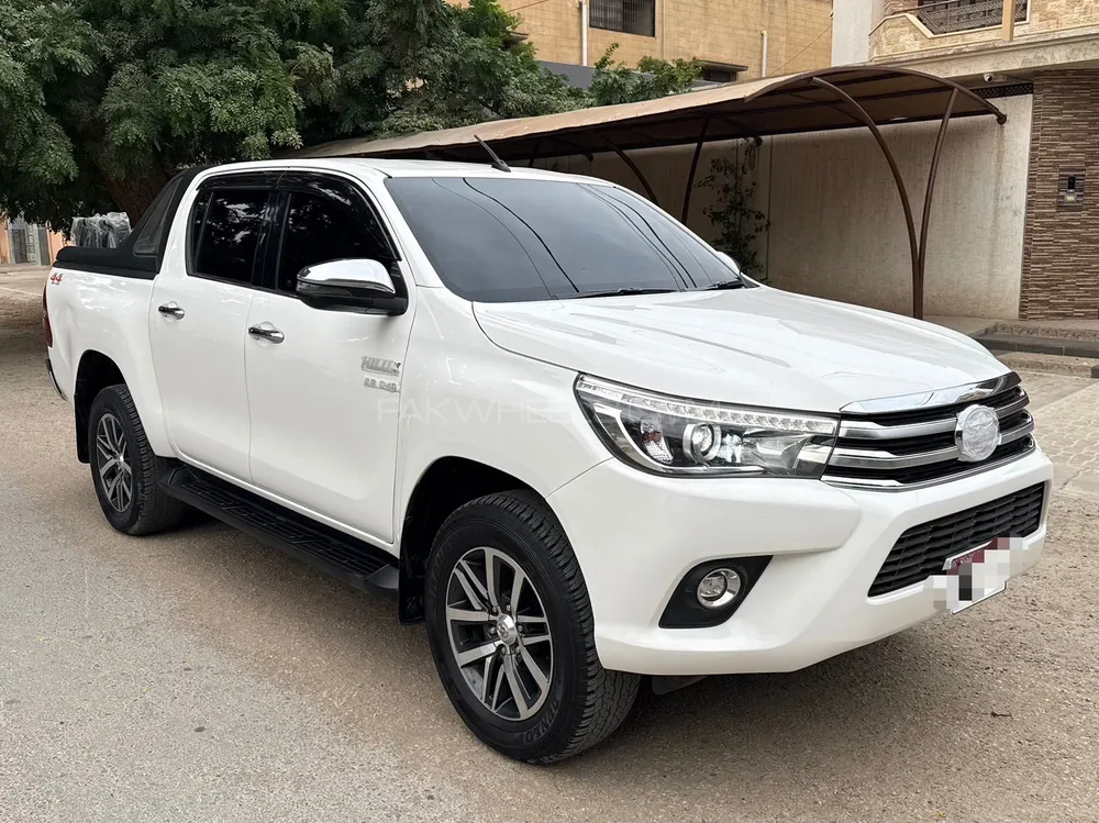 Toyota Hilux 2020 for Sale in Karachi Image-1