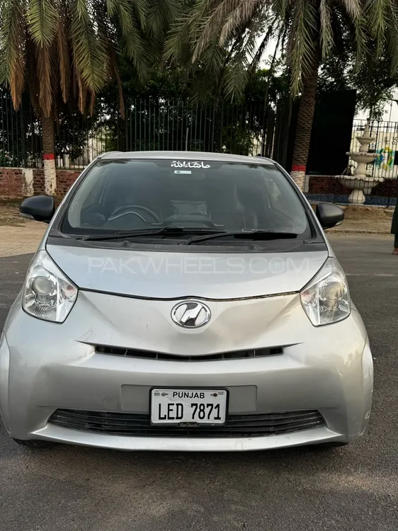 Toyota iQ 2009 for Sale in Lahore Image-1