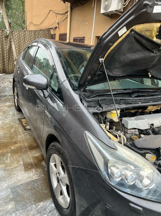 Toyota Prius 2011 for Sale in Lahore Image-1