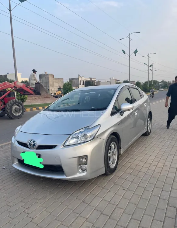Toyota Prius 2016 for Sale in Lahore Image-1