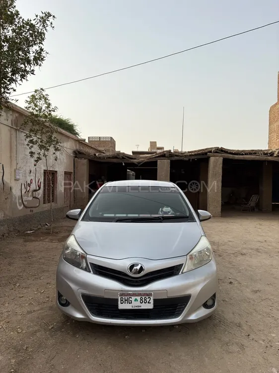 Toyota Vitz 2012 for Sale in Sukkur Image-1