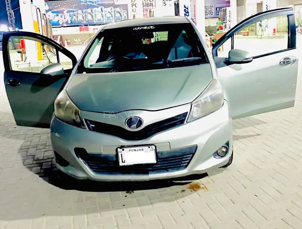 Toyota Vitz 2012 for Sale in Lahore Image-1