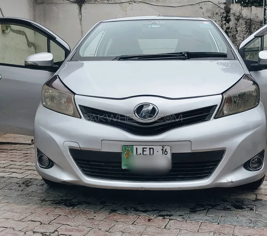 Toyota Vitz 2012 for Sale in Abbottabad Image-1