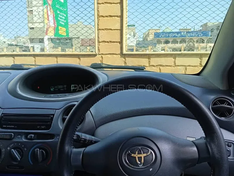Toyota Vitz 2002 for Sale in Karachi Image-1