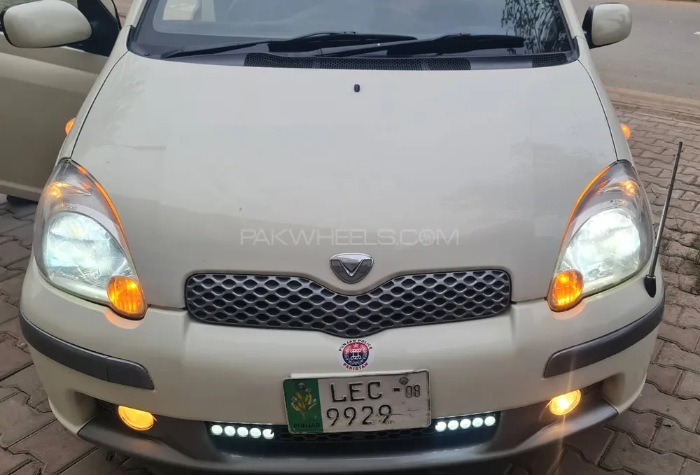 Toyota Vitz 2004 for Sale in Faisalabad Image-1