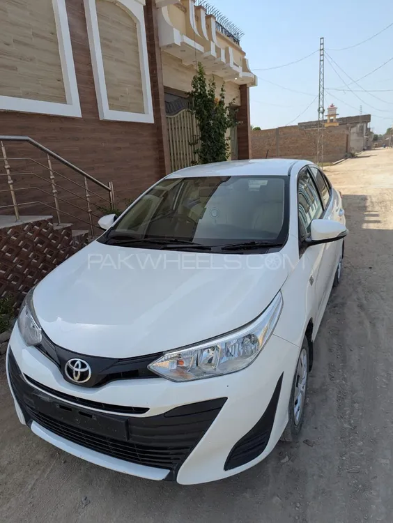 Toyota Yaris Sedan 2021 for Sale in Karachi Image-1