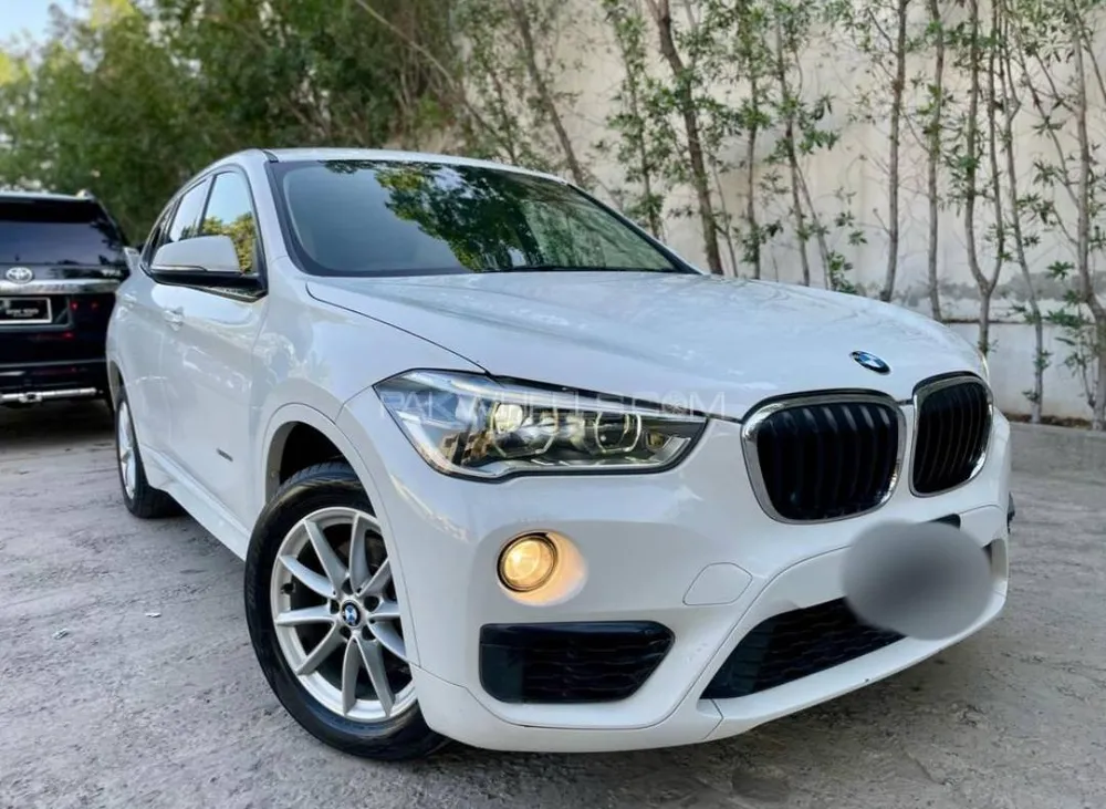 BMW X1 2017 for Sale in Mian Wali Image-1