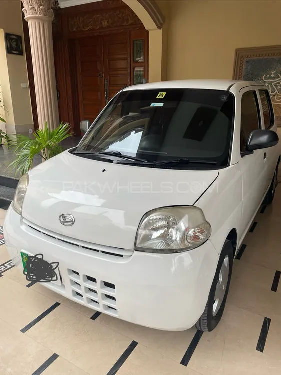Daihatsu Esse 2011 for Sale in Lahore Image-1