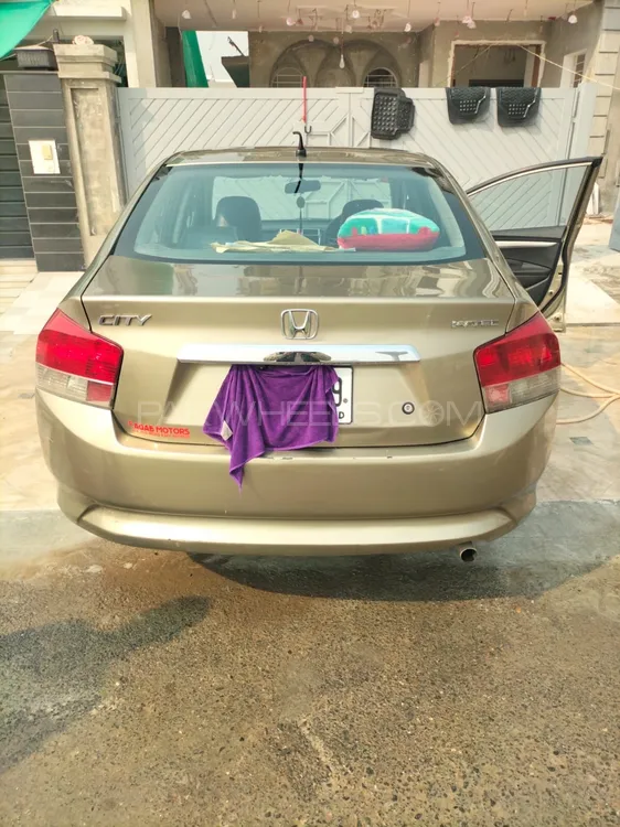Honda City 2011 for Sale in Lahore Image-1