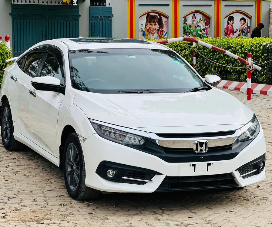 Honda Civic 2020 for Sale in Chichawatni Image-1