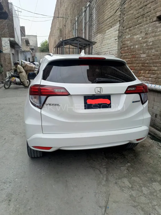 Honda Vezel 2015 for Sale in Mardan Image-1