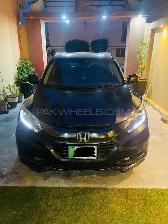 Honda Vezel 2015 for Sale in Lahore Image-1
