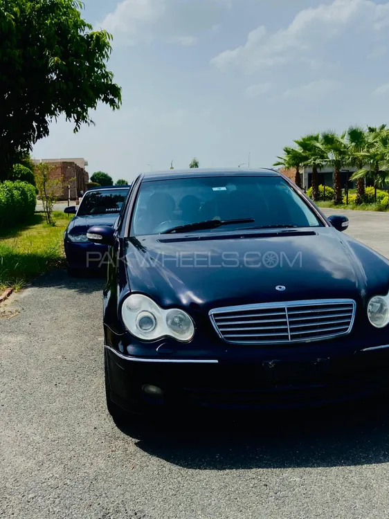 Mercedes Benz C Class 2005 for Sale in Sargodha Image-1