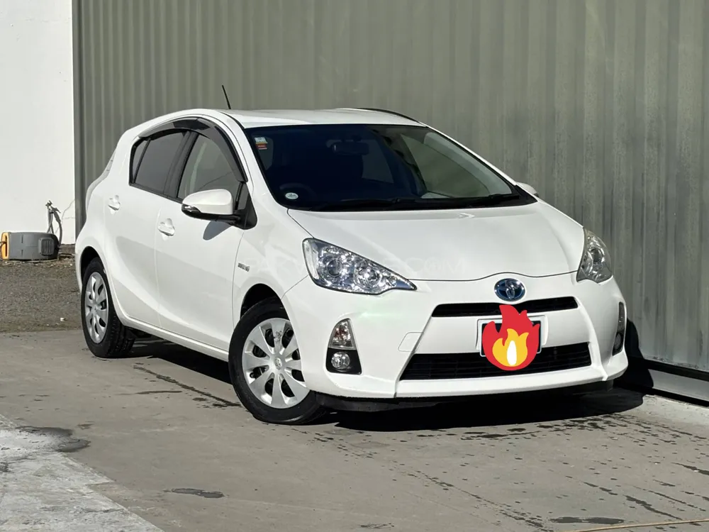Toyota Aqua 2015 for Sale in Karachi Image-1