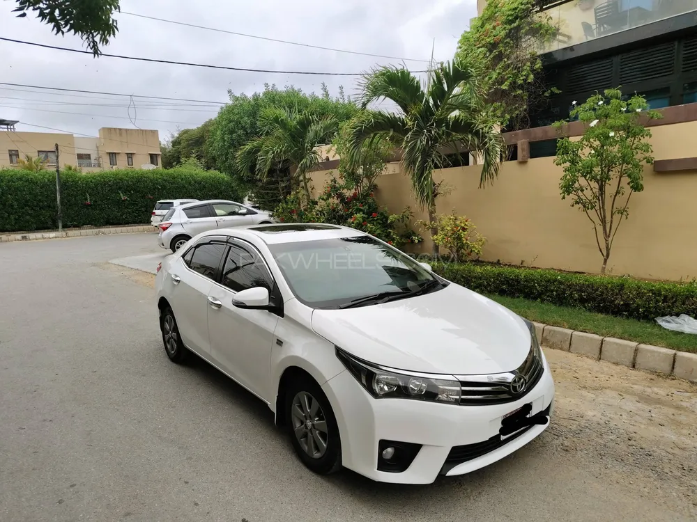 Toyota Corolla 2016 for Sale in Karachi Image-1