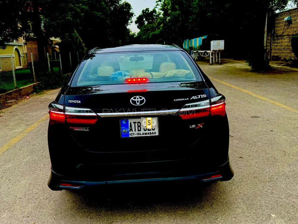 Toyota Corolla 2021 for Sale in Islamabad Image-1