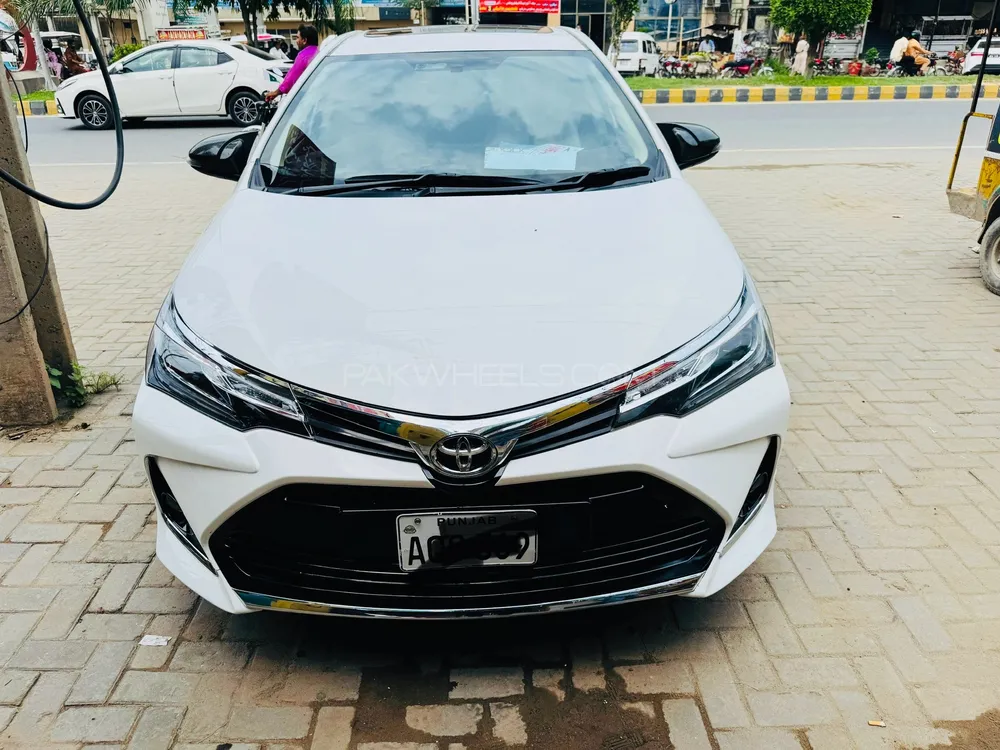 Toyota Corolla 2023 for Sale in Sambrial Image-1