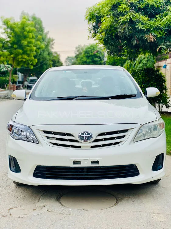 Toyota Corolla 2013 for Sale in Lahore Image-1