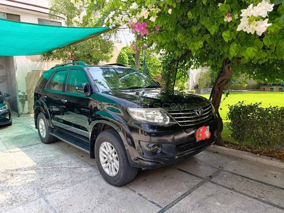 Toyota Fortuner 2013 for Sale in Lahore Image-1
