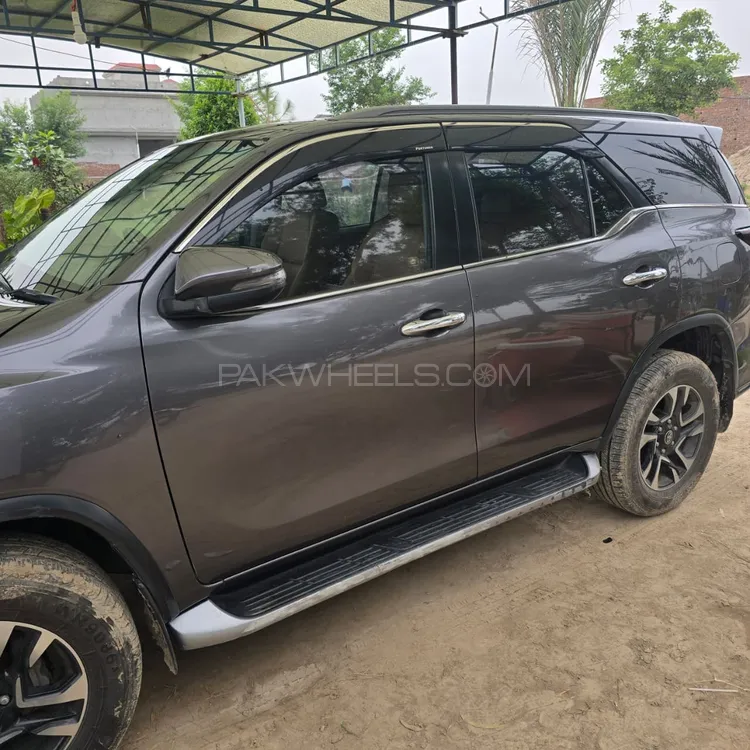 Toyota Fortuner 2019 for Sale in Faisalabad Image-1