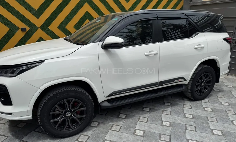 Toyota Fortuner 2023 for Sale in Vehari Image-1