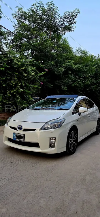 Toyota Prius 2010 for Sale in Islamabad Image-1