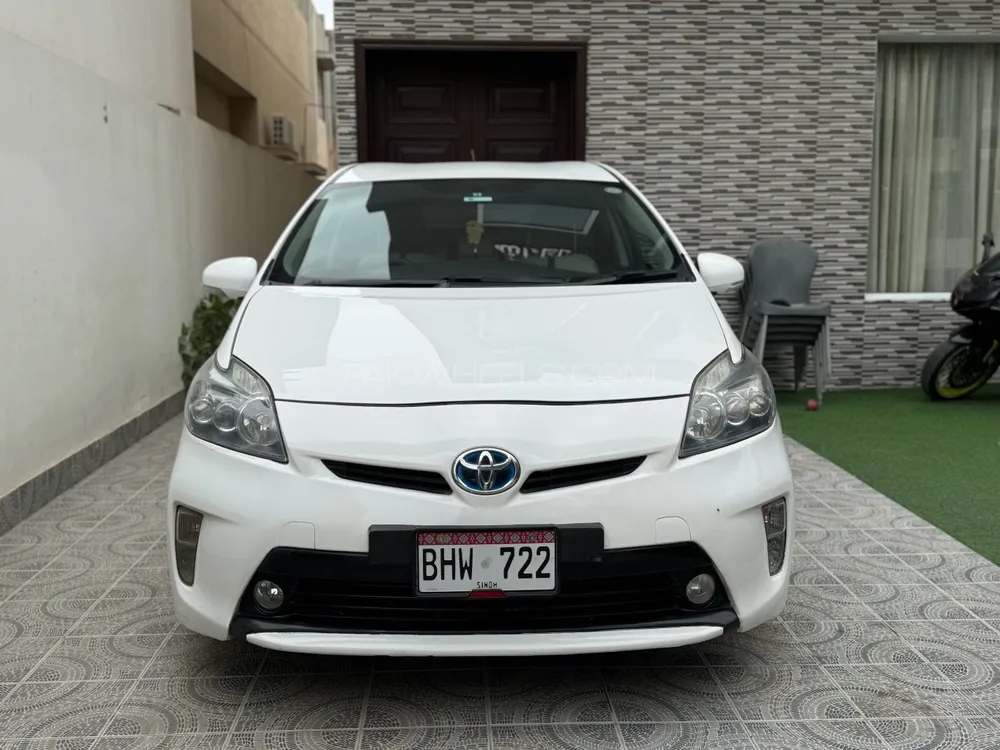 Toyota Prius 2013 for Sale in Karachi Image-1