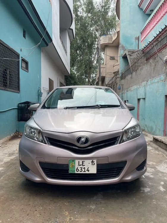 Toyota Vitz 2015 for Sale in Gujranwala Image-1