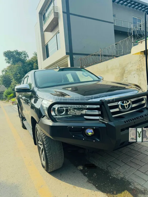 Toyota Hilux 2021 for Sale in Faisalabad Image-1