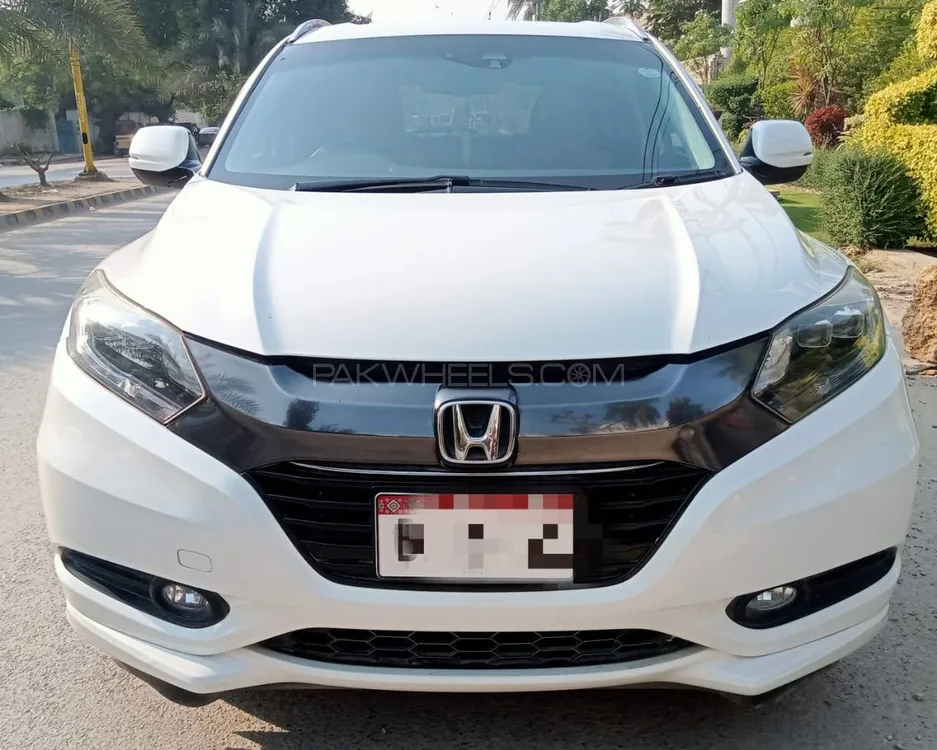 Honda Vezel 2015 for Sale in Karachi Image-1