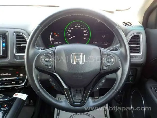 Honda Vezel 2017 for Sale in Lahore Honda Vezel 2017 for Sale in Lahore Image-4