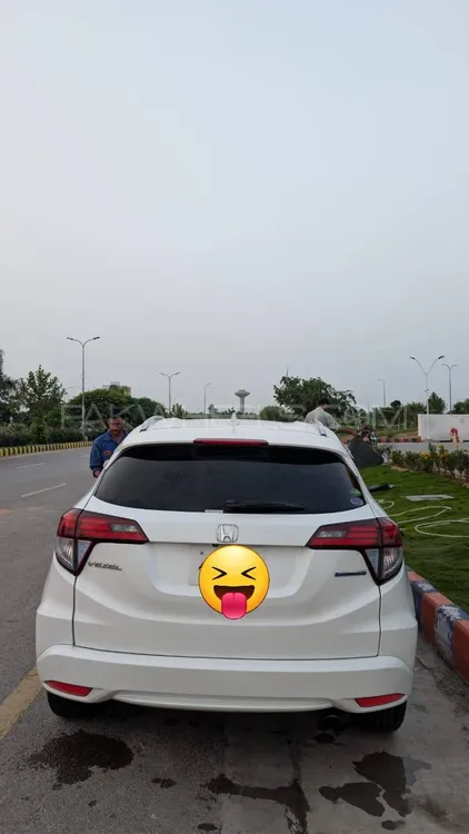 Honda Vezel 2015 for Sale in Islamabad Image-1