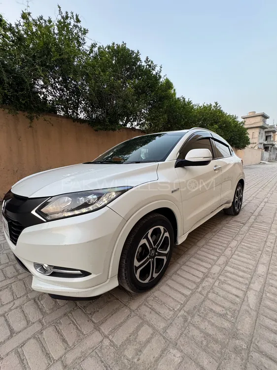 Honda Vezel 2016 for Sale in Peshawar Image-1