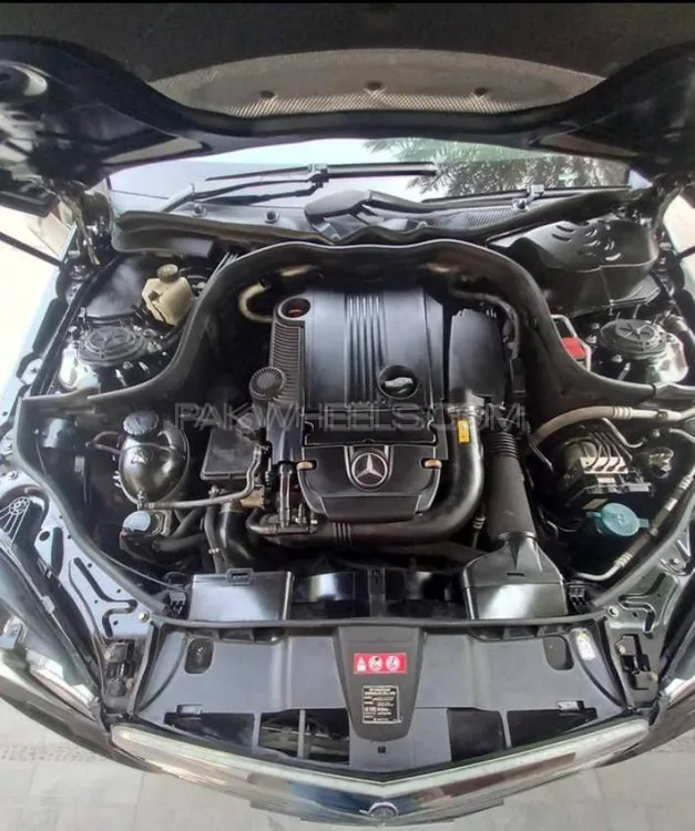 Mercedes Benz E Class 2010 for Sale in Karachi Image-1