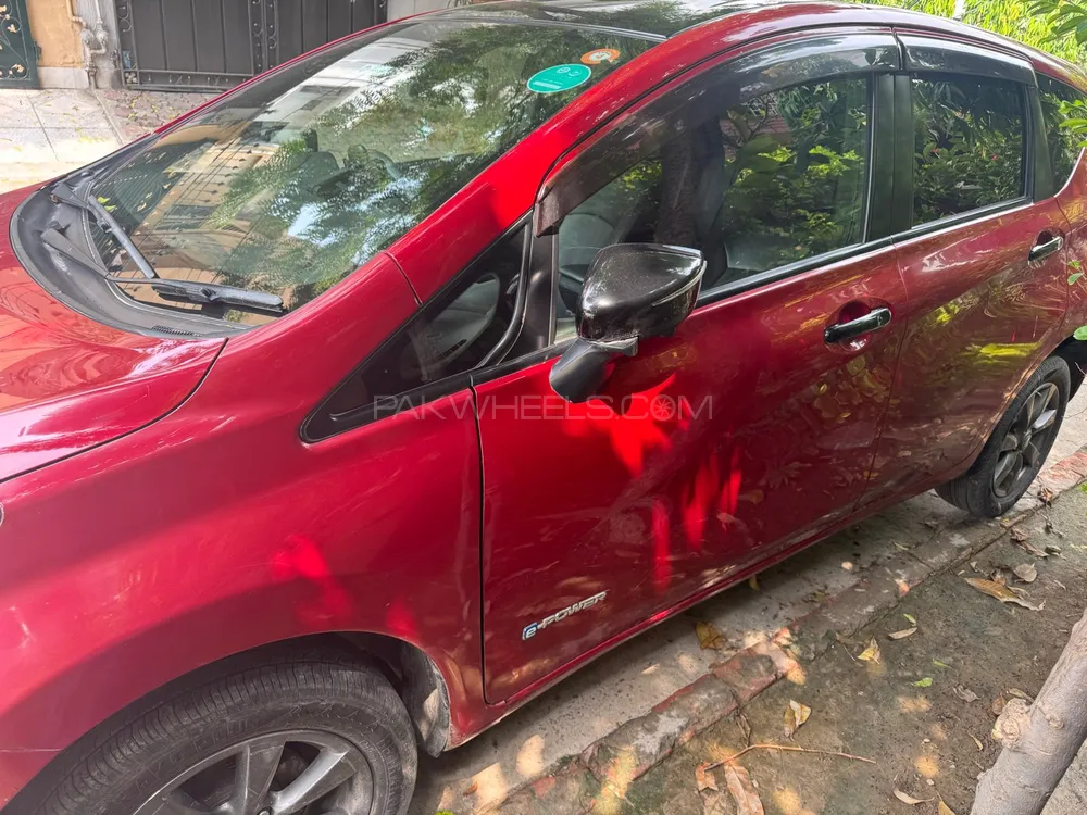Nissan Note 2018 for Sale in Lahore Image-1