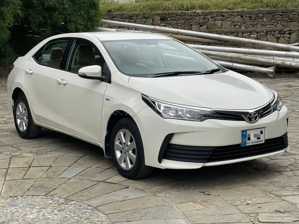 Toyota Corolla 2018 for Sale in Islamabad Image-1