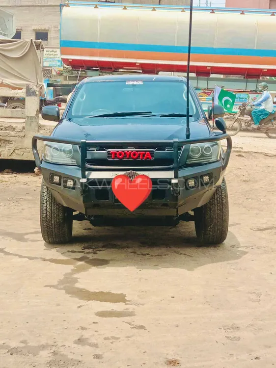 Toyota Hilux 2011 for Sale in Karachi Image-1