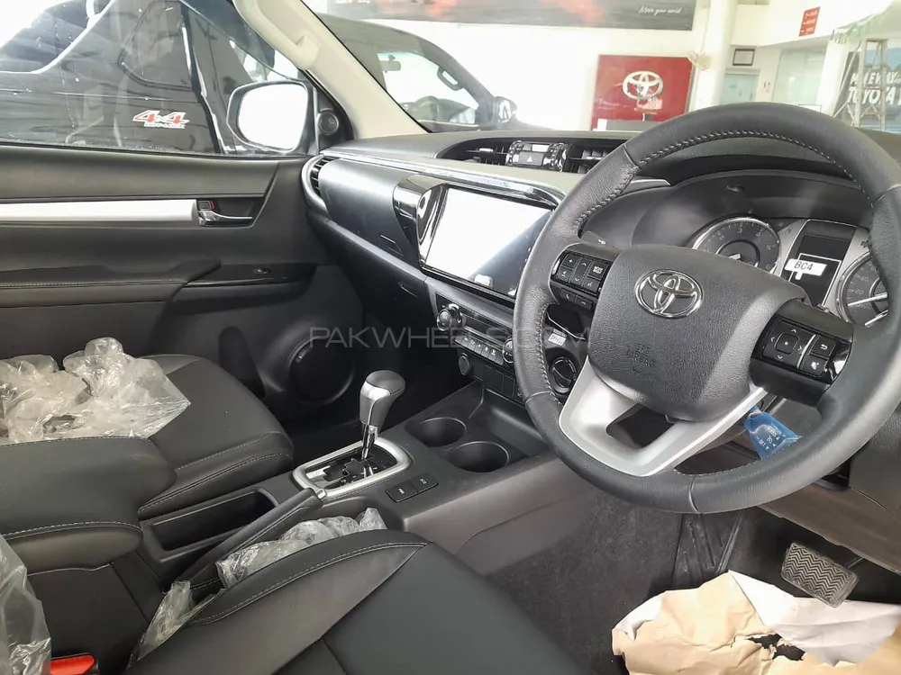 Toyota Hilux 2025 for Sale in Islamabad Toyota Hilux 2025 for Sale in Islamabad Image-7