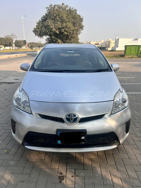 Toyota Prius 2014 for Sale in Lahore Image-1