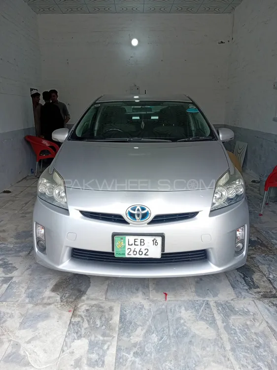 Toyota Prius 2011 for Sale in Mardan Image-1