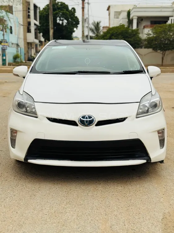 Toyota Prius 2013 for Sale in Karachi Image-1