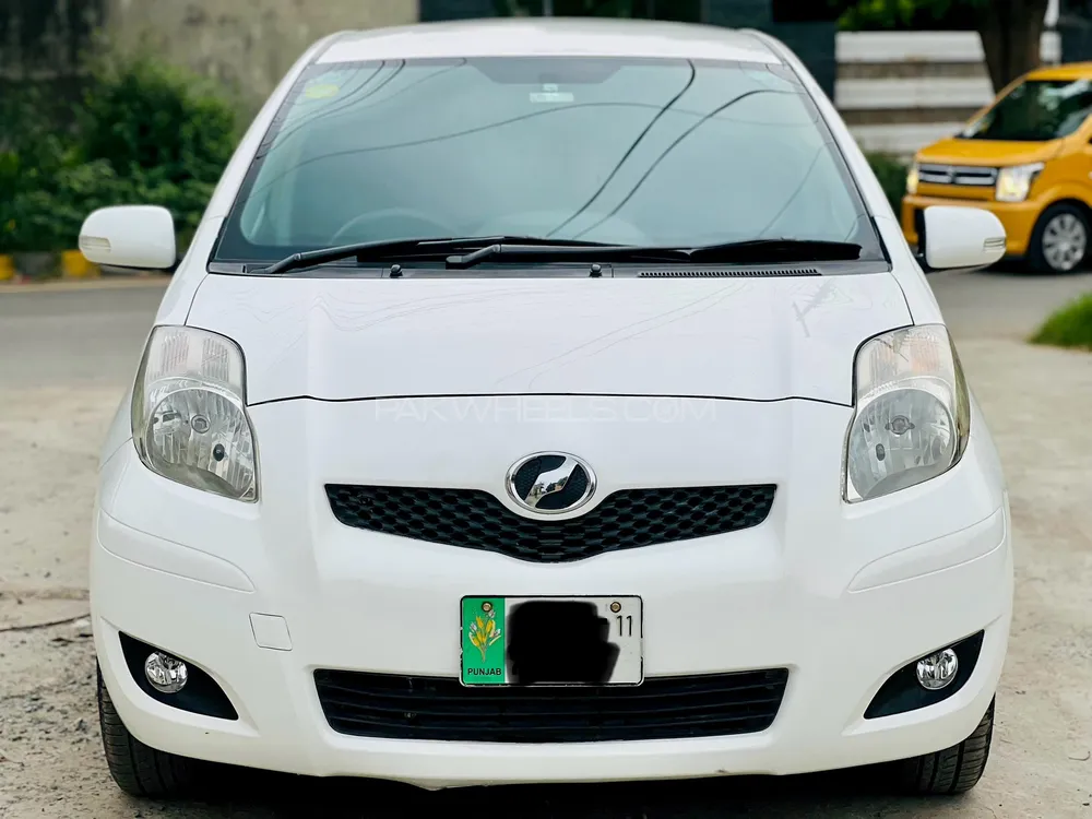 Toyota Vitz 2008 for Sale in Lahore Image-1