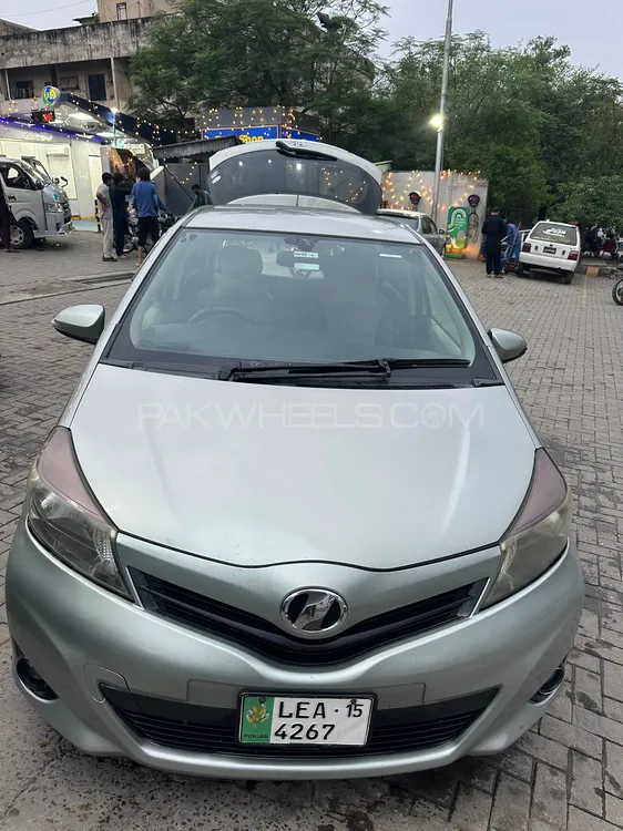 Toyota Vitz 2011 for Sale in Islamabad Image-1