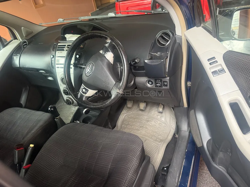 Toyota Yaris Hatchback 2006 for Sale in Islamabad Image-1