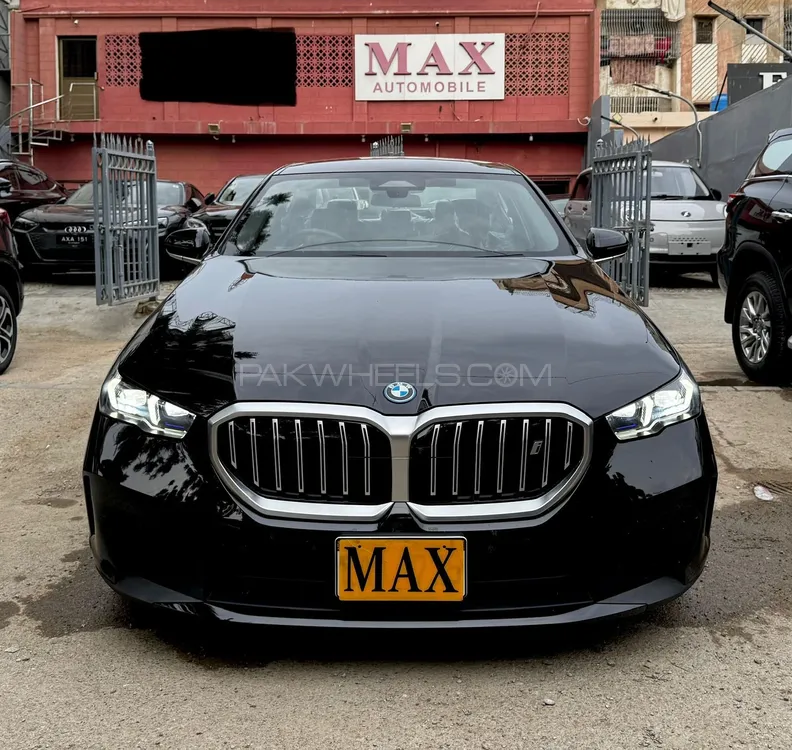 بی ایم ڈبلیو آئی 5 2024 for Sale in کراچی Image-1