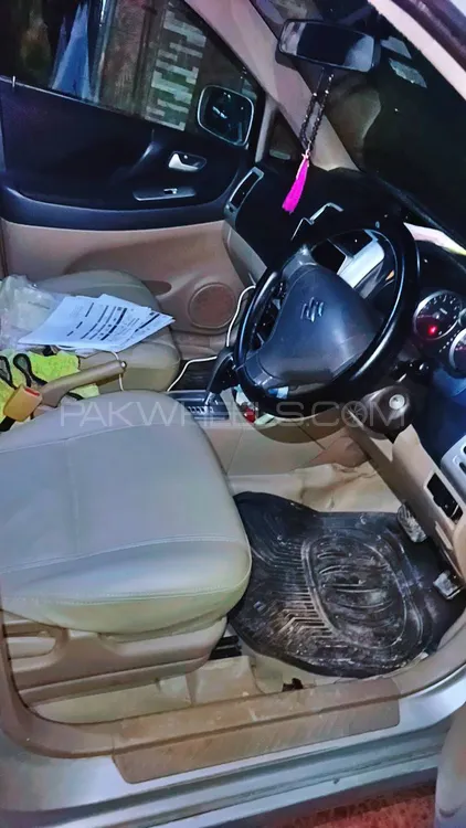سوزوکی لیانا 2010 for Sale in لاہور سوزوکی لیانا 2010 for Sale in لاہور Image-12