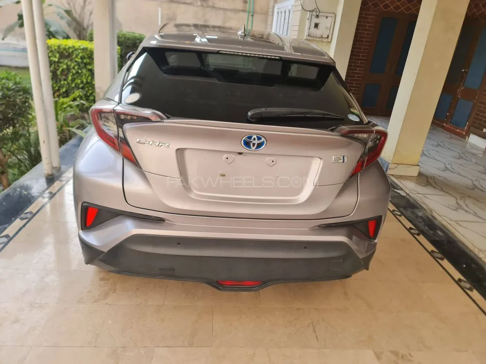 Toyota C-HR 2017 for Sale in Faisalabad Image-1
